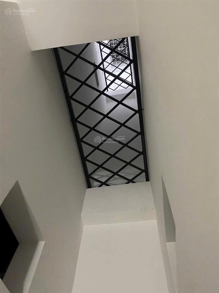 Hàng hiếm f0  trung tâm giang biên / việt hưng  chỉ 190 tr/m có thang máy gara ô tô chủ cần bán
