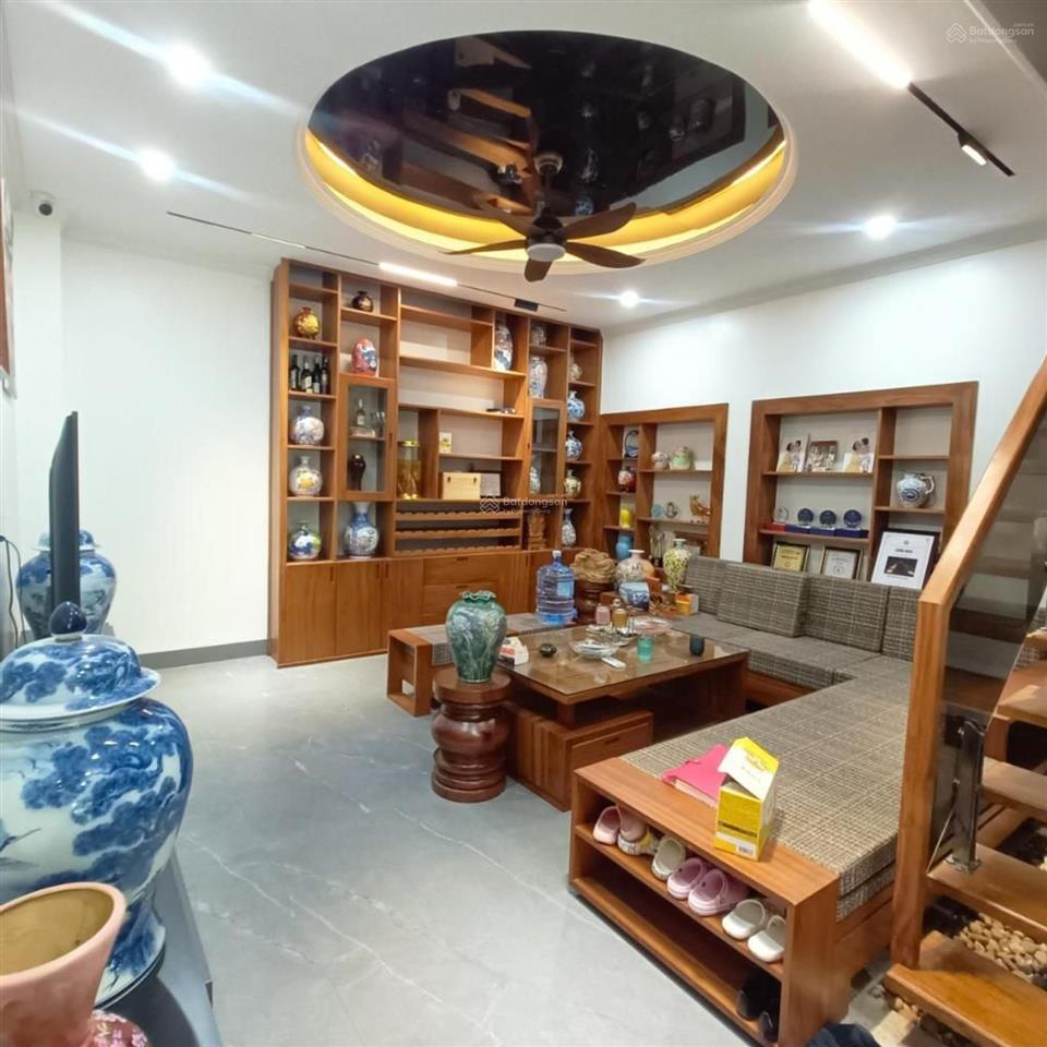 Bán nhà đẹp giang biên 73m thang máy 6 tầng vườn hoa trước mặt vỉa ô tô tránh đỗ ngày đêm ở sướng