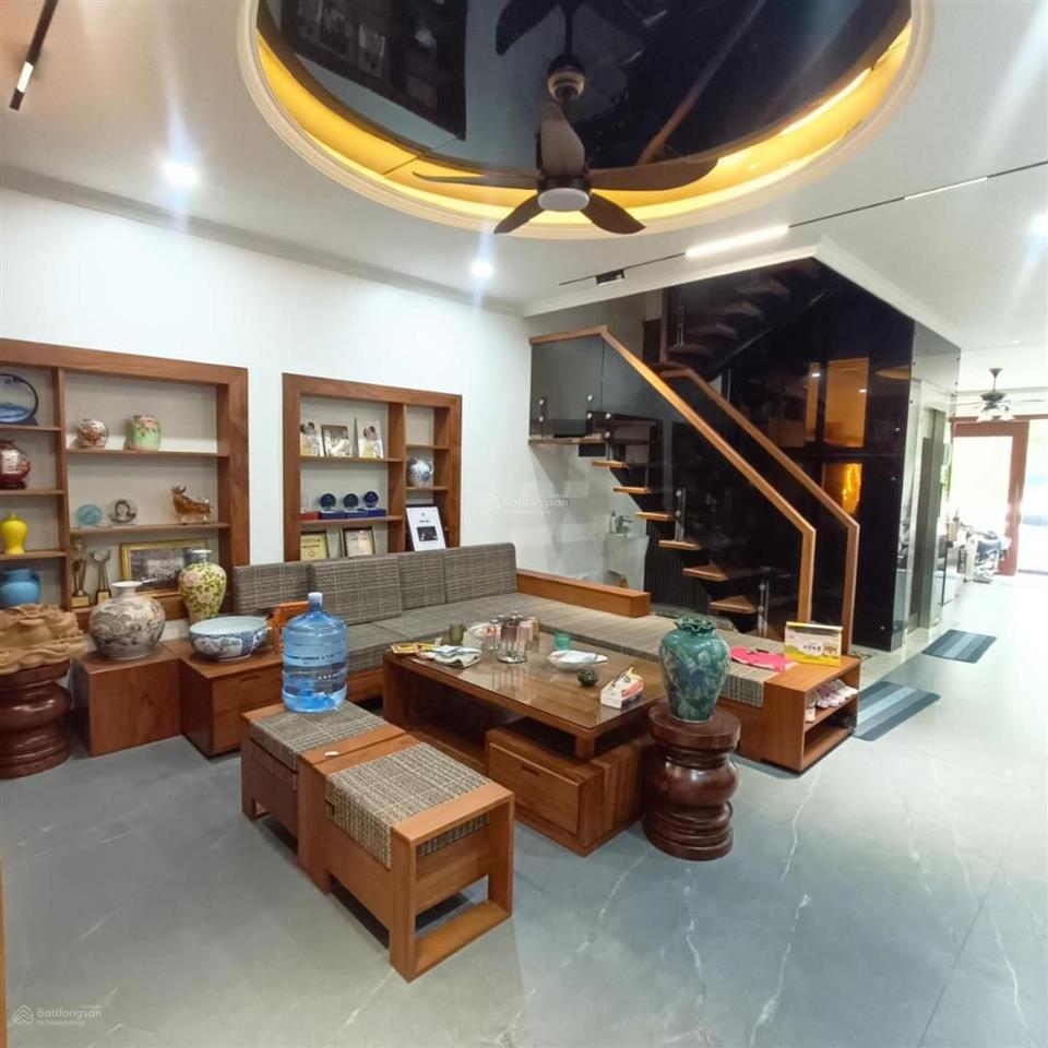 Bán nhà đẹp giang biên 73m thang máy 6 tầng vườn hoa trước mặt vỉa ô tô tránh đỗ ngày đêm ở sướng