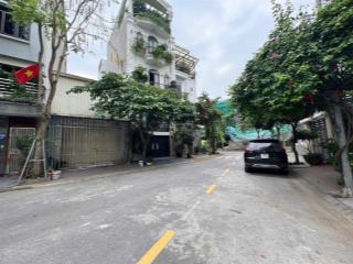 Nhà đẹp phân lô đấu giá giang biên 75m x 4,5 tầng view công viên đường 8m ô tô tránh vỉa hè