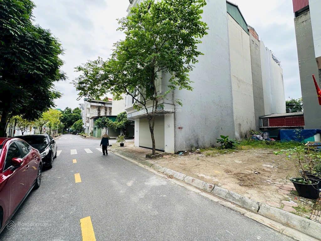 Bán lô đất tđc giang biên 90m mặt tiền 6m dài 15m view vườn hoa đẹp giá 22,3 tỷ
