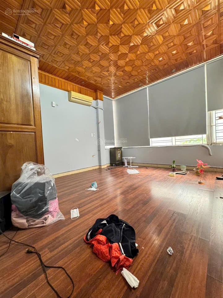 Bán nhà tái định cư giang biên 40m2 4 tầng vỉa hè 2m lòng đường 6m dân xây bền chắc giá 13 tỷ