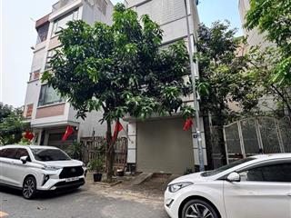 Bán nhà tái định cư giang biên 40m2 4 tầng vỉa hè 2m lòng đường 6m dân xây bền chắc giá 13 tỷ