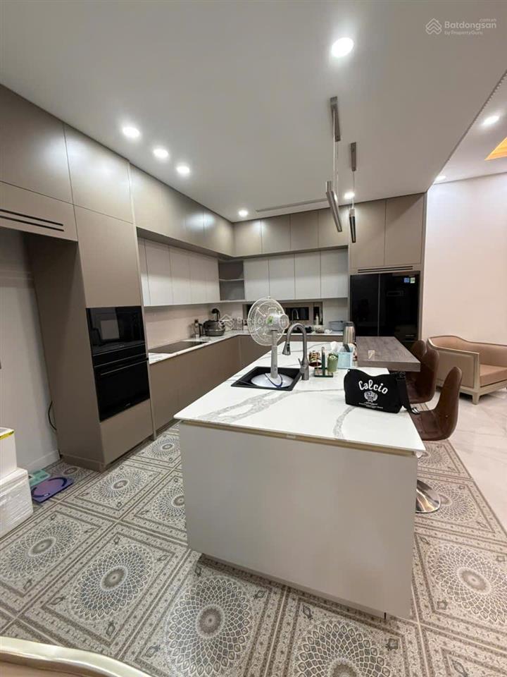 Biệt thự việt hưng 190m ( 9,5m x 20m ) 4 tầng gara ô tô full nội thất hiện đại thang máy giá 60 tỷ