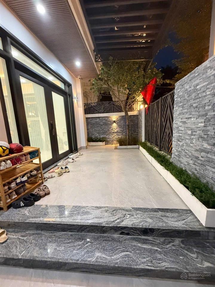 Biệt thự việt hưng 190m ( 9,5m x 20m ) 4 tầng gara ô tô full nội thất hiện đại thang máy giá 60 tỷ