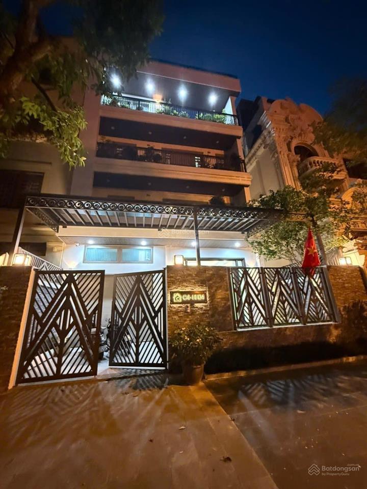 Biệt thự việt hưng 190m ( 9,5m x 20m ) 4 tầng gara ô tô full nội thất hiện đại thang máy giá 60 tỷ