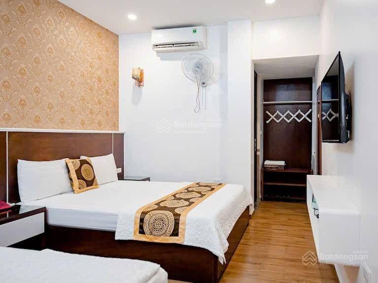 Chuyển nhượng hotel cổ linh 106m 8 tầng 22 phòng dòng tiền 300 triệu/tháng giá 45,8 tỷ