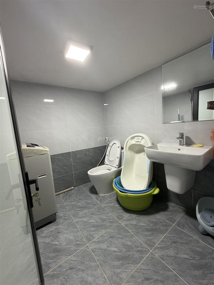 Bán đất tặng nhà đẹp 106,3m 2 tầng sân rộng 3 phòng ngủ giáp phố hoa lâm gần big c giá 12 tỷ