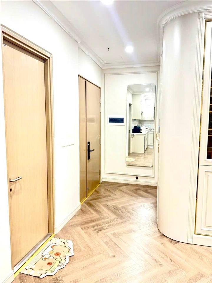 Cho thuê chung cư đẹp ở ngay tại berriver 390 nguyễn văn cừ 3 ngủ 2vs full đồ đẹp giá 14 triệu