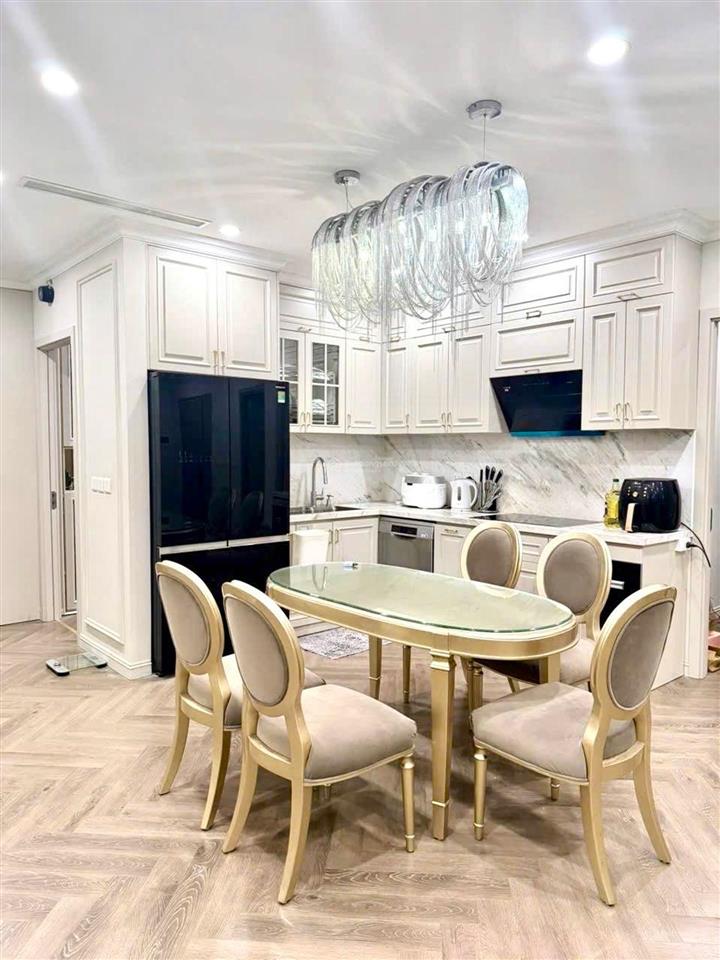 Cho thuê chung cư đẹp ở ngay tại berriver 390 nguyễn văn cừ 3 ngủ 2vs full đồ đẹp giá 14 triệu