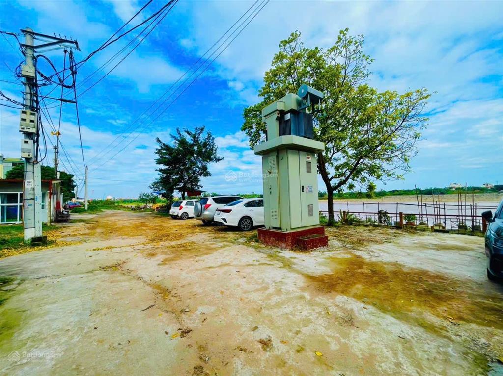 Nhà vườn 3 mặt tiền view sông đuống 121m2 mt 11,5m tỷ lệ vàng 20 ô tô đỗ trước nhà view sông đuống
