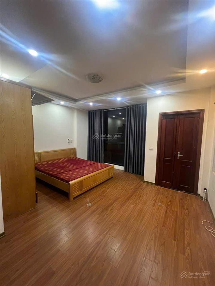 Giảm giá chào còn 13 triệu/tháng nhà lô góc, ô tô tránh, vào nhà ngọc thụy