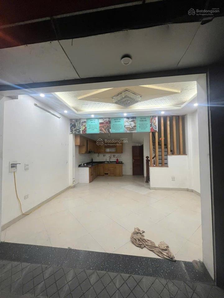 Giảm giá chào còn 13 triệu/tháng nhà lô góc, ô tô tránh, vào nhà ngọc thụy