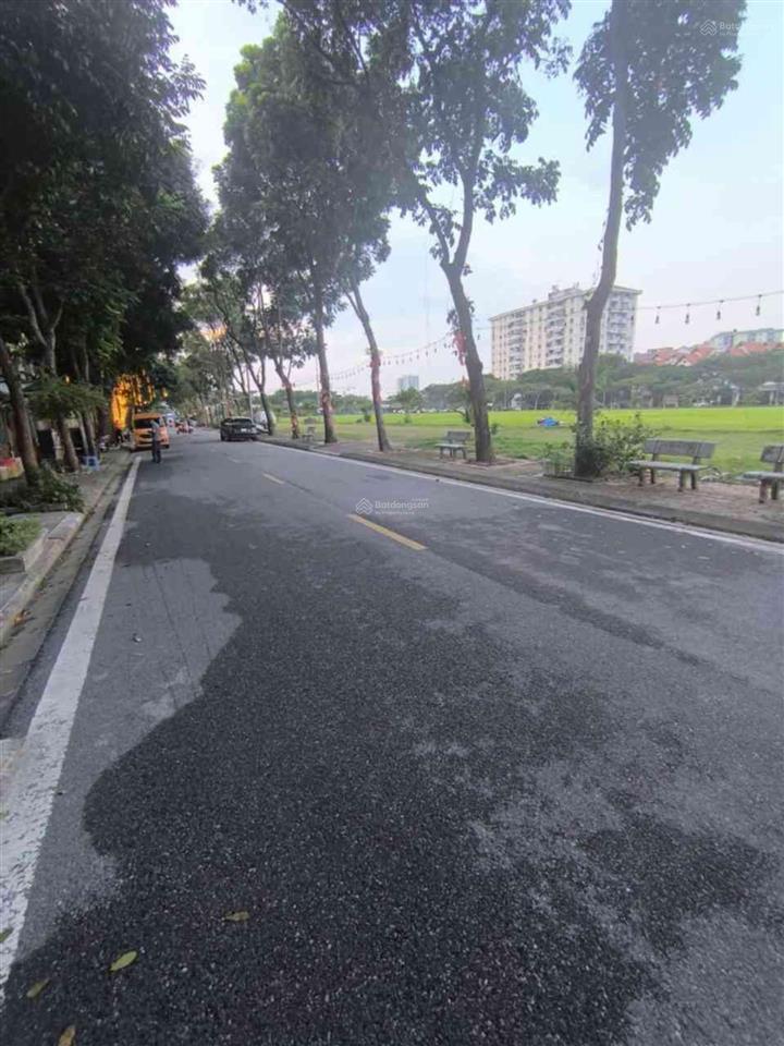 Bán biệt thự bt7 đường nguyễn văn ninh 178m2 4 tầng mặt tiền 10,2m hướng bắc phía trước rặng 68 tỷ