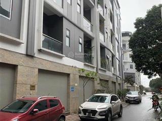 Cho thuê nguyên căn shophouse tại himlam newstar thượng thanh vỉa hè rộng ô tô tránh