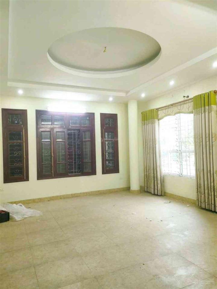 Cho thuê biệt thự khu đô thị việt hưng 230m 3 tầng thang máy vỉa hè rộng 38 triệu/tháng