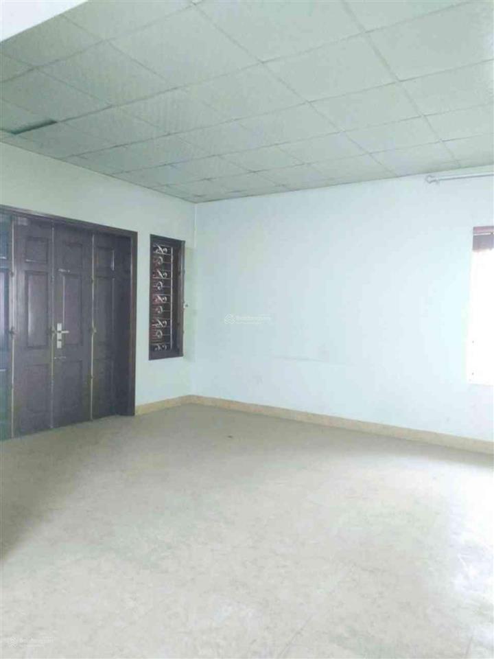 Cho thuê biệt thự khu đô thị việt hưng 230m 3 tầng thang máy vỉa hè rộng 38 triệu/tháng
