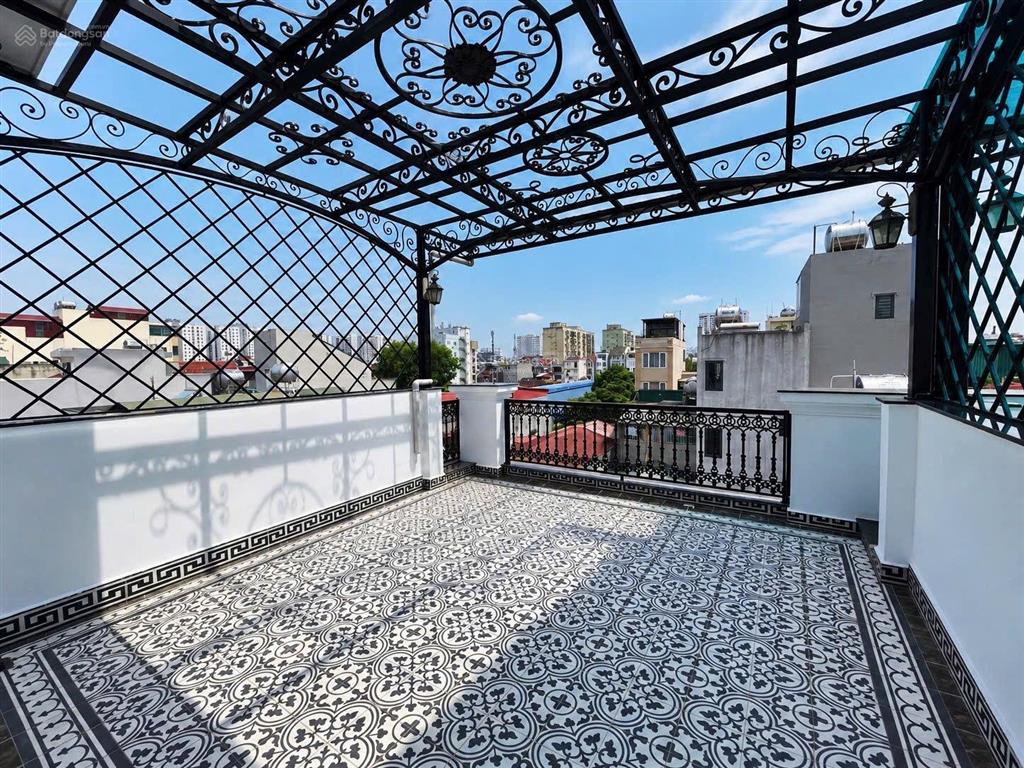 Bán nhà đẹp sài đồng 37m lô góc mt 4m 5 tầng nội thất sang trọng chủ thiện chí bán