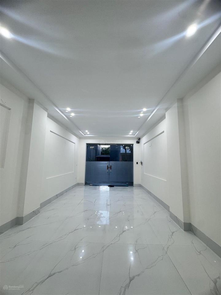 Bán nhà phân lô tđc giang biên ô tô tránh vỉa hè kinh doanh