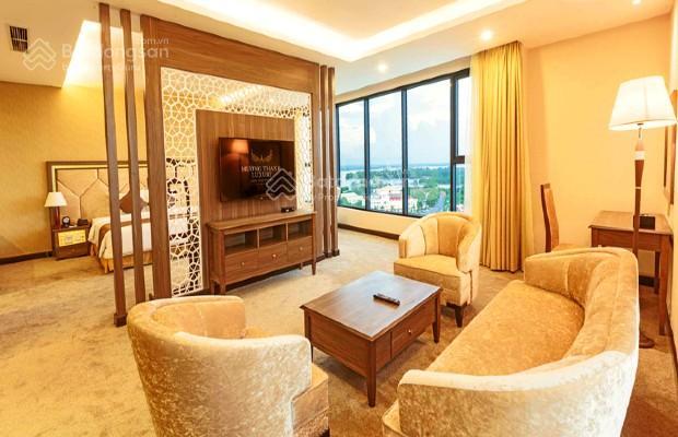 Bán khách sạn phố hàng chiếu 40 phòng dòng tiền vài tỷ /tháng dt 190m 10 tầng giá 1,6 tỷ /m2