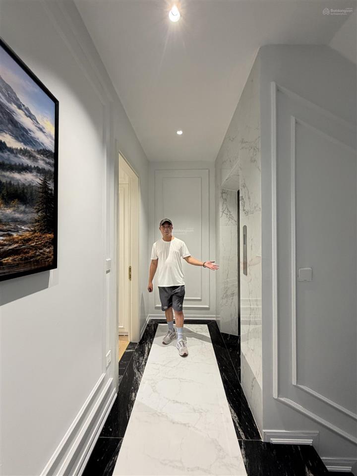 Bán nhà tái định cư việt hưng 65m 5 tầng thang máy hiện đại nội thất xịn vườn hoa trước mặt tiền