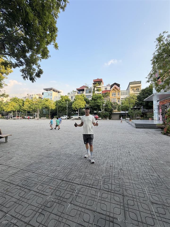 Bán nhà tái định cư việt hưng 65m 5 tầng thang máy hiện đại nội thất xịn vườn hoa trước mặt tiền