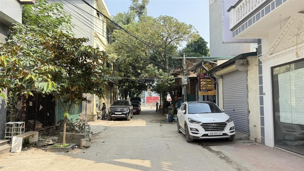 Cho thuê nhà liền kề thuộc dự án cổng chung(tân hội), đối diện vin đan phượng chỉ 7 triệu/tháng