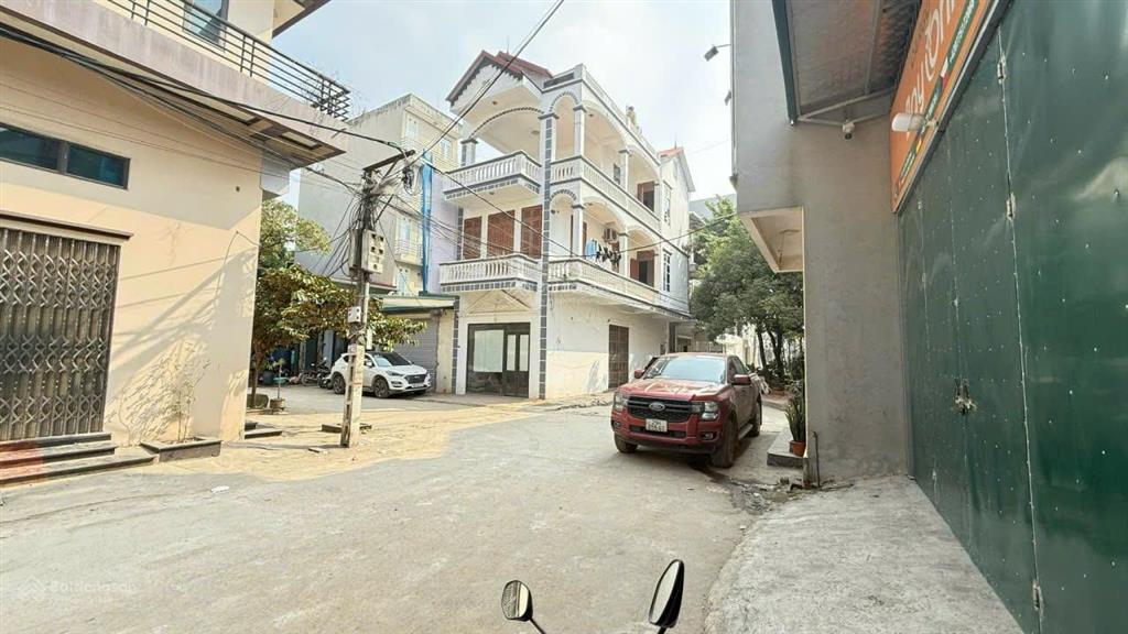 Cho thuê nhà liền kề thuộc dự án cổng chung(tân hội), đối diện vin đan phượng chỉ 7 triệu/tháng