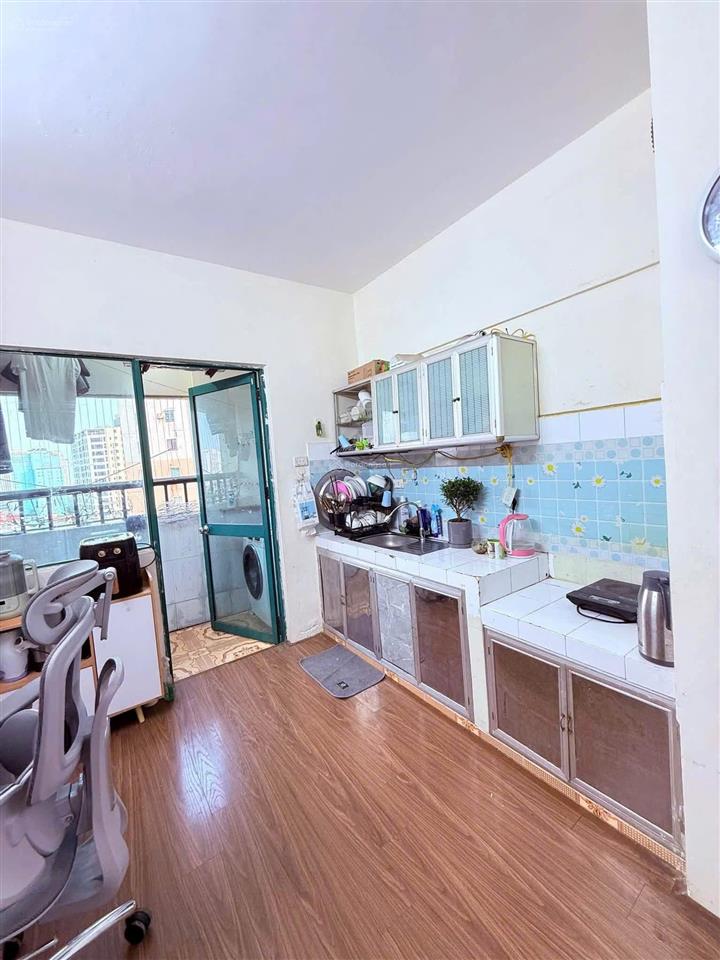 Cho thuê căn hộ 90m2 toà f4  114 trung kính