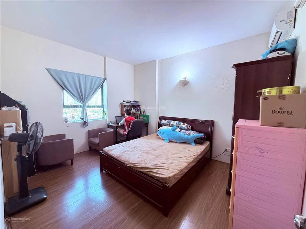 Cho thuê căn hộ 90m2 toà f4  114 trung kính