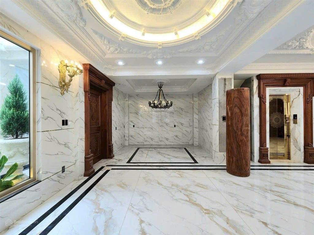 Biệt phủ khu tên lửa, đẹp, sang trọng, 10x20m, hầm+2.5 tấm, 47 tỷ tl. có thang máy. gần aeon, chợ