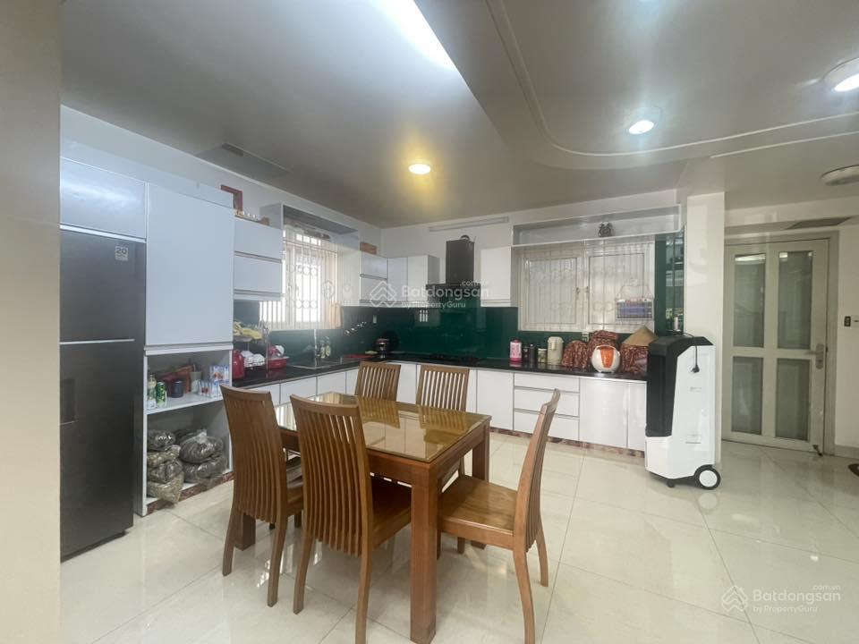 Biệt thự khu tên lửa. mt đường 32,dt 10x20 (200m2),hầm+3tấm, 26,5 tỷ tl.tặng hết nội thất. sát aeon
