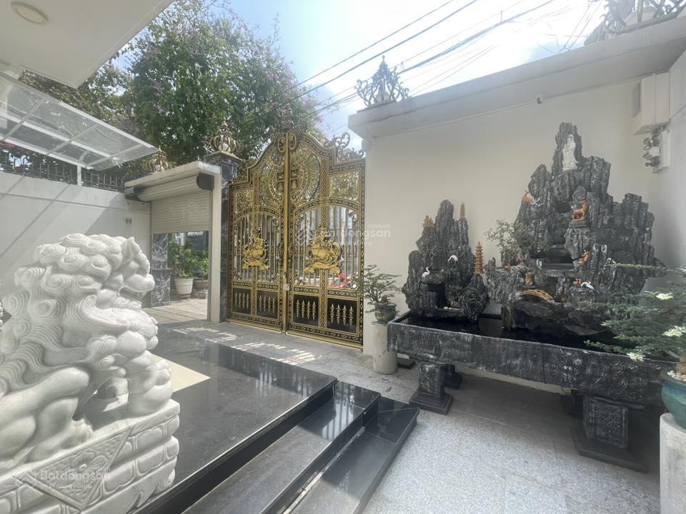 Biệt thự khu tên lửa. mt đường 32,dt 10x20 (200m2),hầm+3tấm, 26,5 tỷ tl.tặng hết nội thất. sát aeon