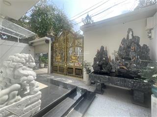 Biệt thự khu tên lửa. mt đường 32,dt 10x20 (200m2),hầm+3tấm, 26,5 tỷ tl.tặng hết nội thất. sát aeon