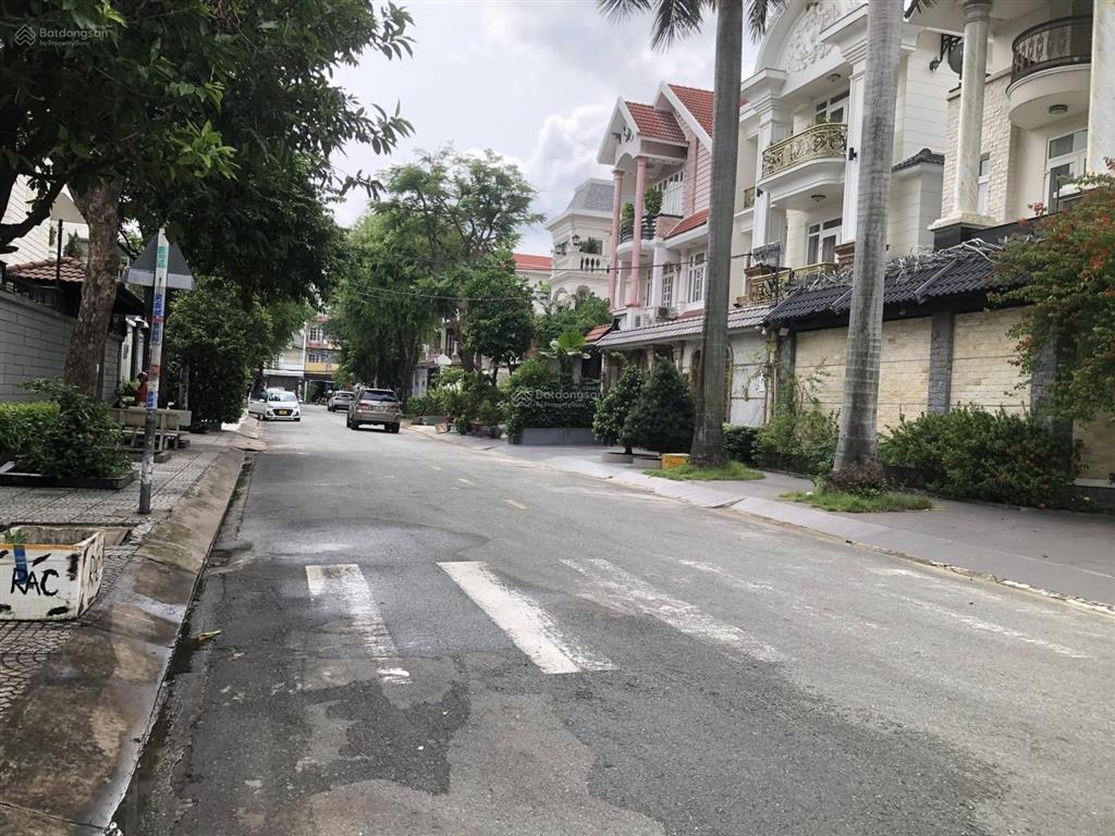 Biệt thự khu tên lửa. góc 2mt đường 13c, 10x20m, 3,5 tấm, 60tr/th. gần aeon mall.  0398 520 ***