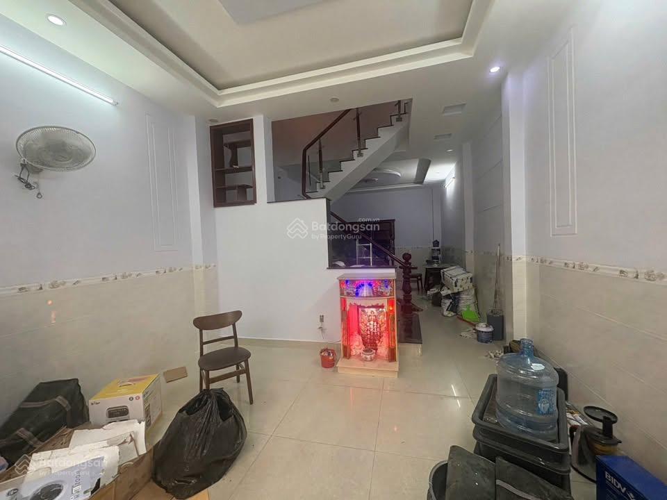 Nhà hẻm 6m, đường tỉnh lộ 10, dt 4.5x12m, 3,5 tấm, giá 12tr/th. 4pn,5wc.  0398 520 *** nga