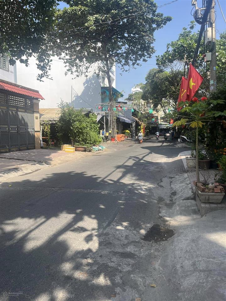 Cho thuê gấp nhà khu tên lửa. mt đường 30, dt 4,5x20m, 3 tấm, 18tr/th.  0398 520 *** nga