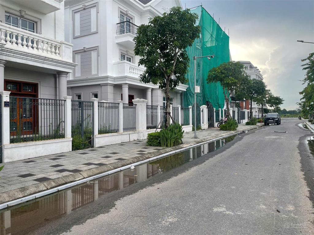 Bán căn biệt thự đẹp 192,5m2 đất, 3 tầng 350m2 sử dụng. giá 33,1 tỷ. sổ đỏ sẵn giao dịch.  ngay!