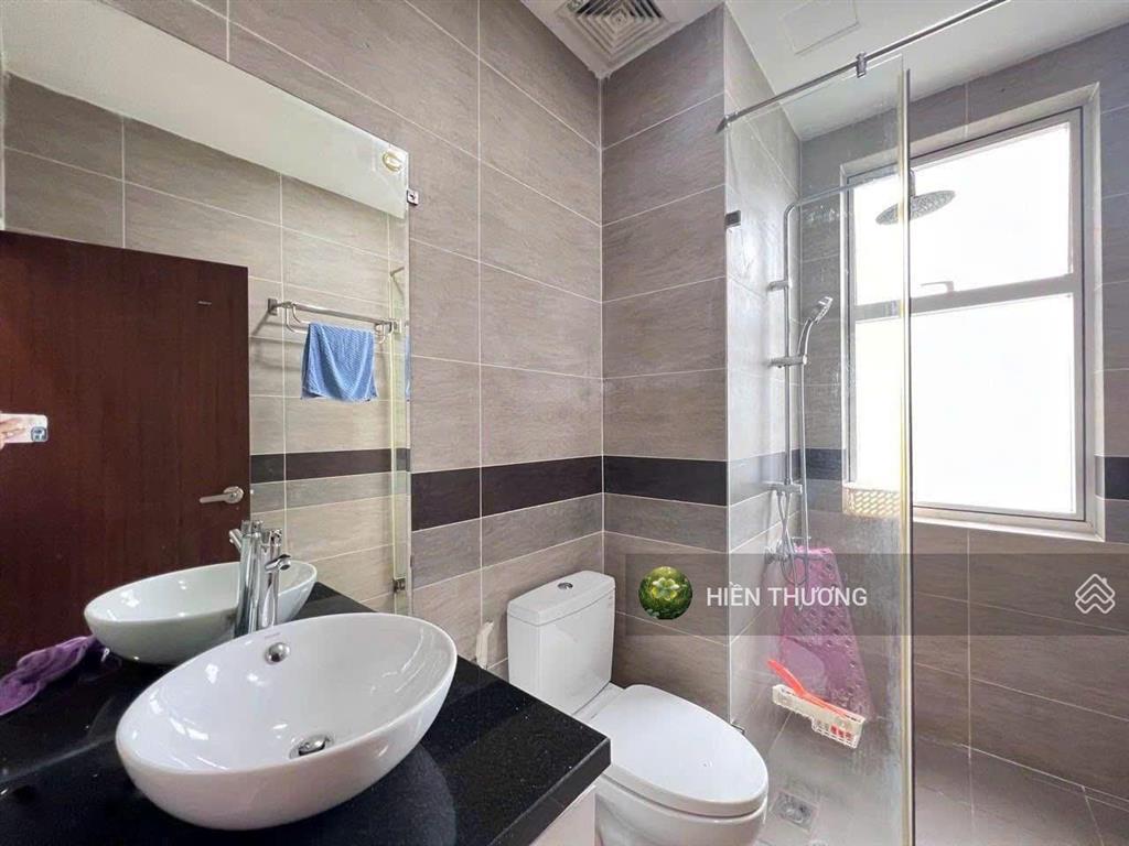 Bán căn hộ luxcity  huỳnh tấn phát q. 7, dt 68m2, gồm 2pn 2wc, giá 2 tỷ 050 có sẵn nội thất, shr