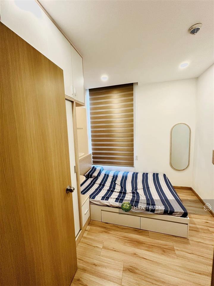 Bán căn hộ luxcity  huỳnh tấn phát q. 7, dt 68m2, gồm 2pn 2wc, giá 2 tỷ 050 có sẵn nội thất, shr