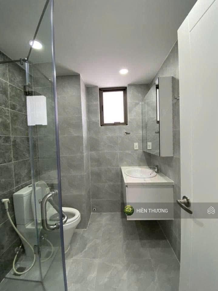 Bán căn hộ luxcity  huỳnh tấn phát q. 7, dt 68m2, gồm 2pn 2wc, giá 2 tỷ 050 có sẵn nội thất, shr