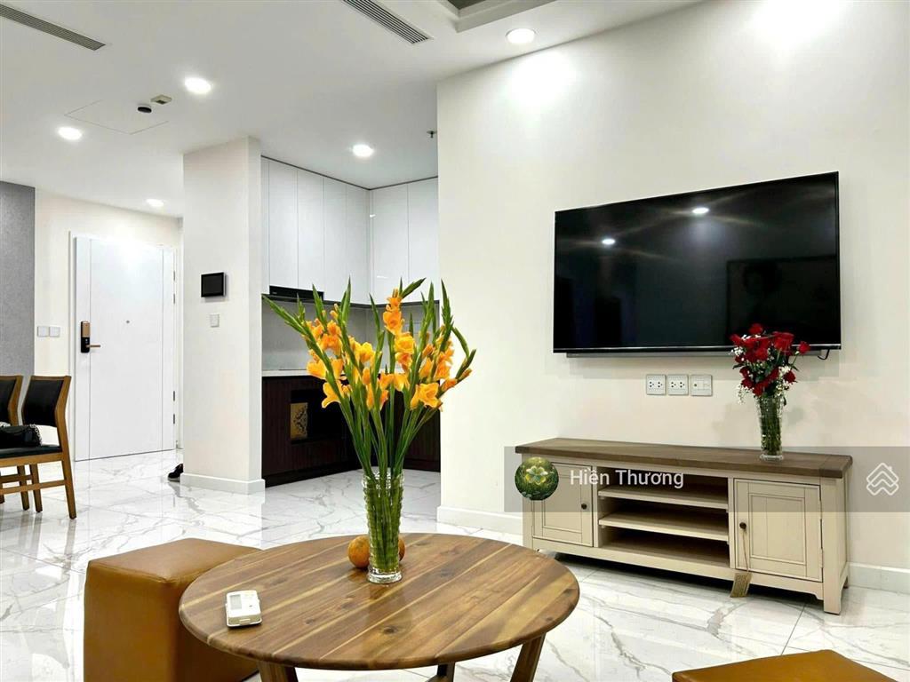 Bán gấp cc topaz city tại đ. cao lỗ q8, dt 71m2 gồm 2pn 2wc, giá 1 tỷ 720 nhà có sẵn nội thất