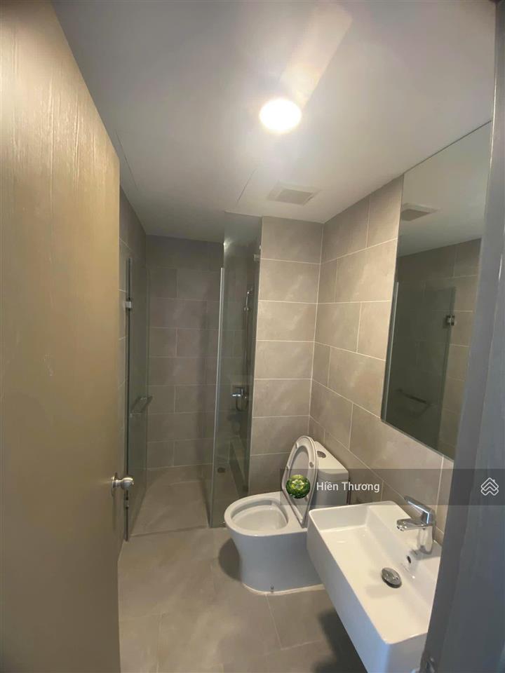 Bán gấp cc topaz city tại đ. cao lỗ q8, dt 71m2 gồm 2pn 2wc, giá 1 tỷ 720 nhà có sẵn nội thất