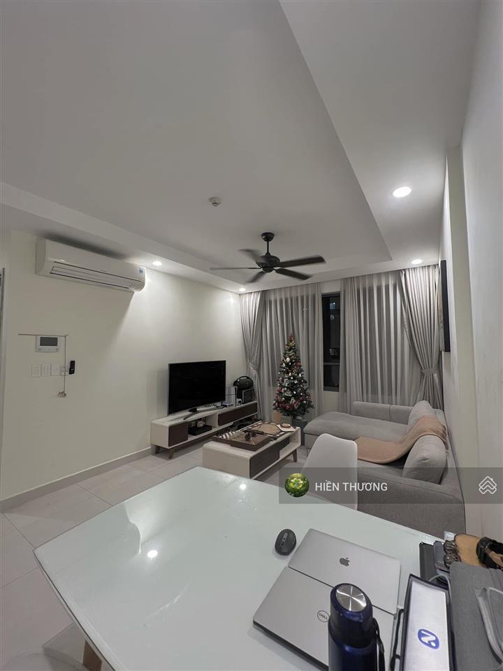 Chính chủ sang gấp căn hộ the gold view quận 4, dt 72m2, giá 3 tỷ 140 nội thất cơ bản, shr