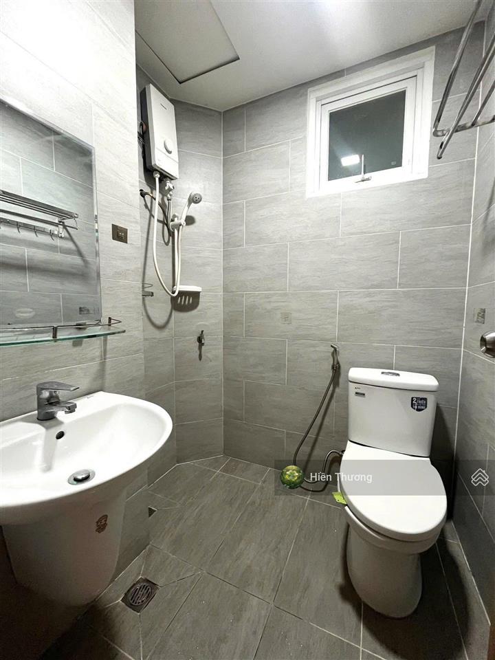 Bán gấp cc topaz city tại đ. cao lỗ q8, dt 71m2 gồm 2pn 2wc, nhà có sẵn nội thất, giá 1 tỷ 720