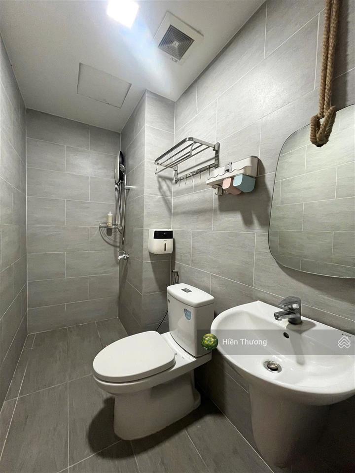 Bán gấp cc topaz city tại đ. cao lỗ q8, dt 71m2 gồm 2pn 2wc, nhà có sẵn nội thất, giá 1 tỷ 720