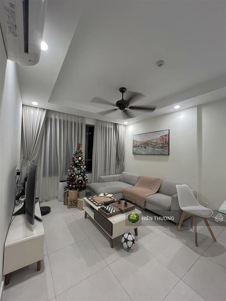 Chính chủ sang gấp căn hộ the gold view quận 4, dt 72m2, giá 3 tỷ 340 nội thất cơ bản, shr
