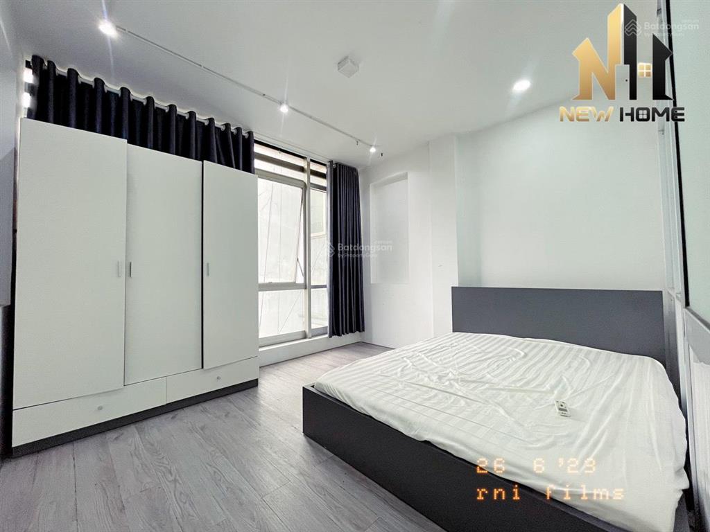 Cho thuê căn hộ tại trần phú q5, khu ít cho thuê, 2 phòng ngủ, thang máy, mặt tiền