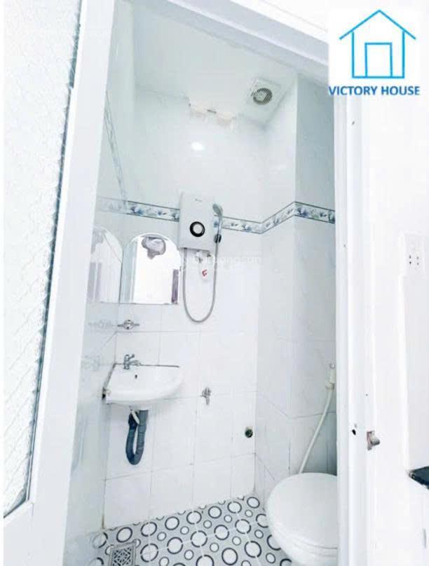 Cho thuê phòng tại tại cống quỳnh, q1 gần từ dũ, có thang máy, cửa sổ thoáng