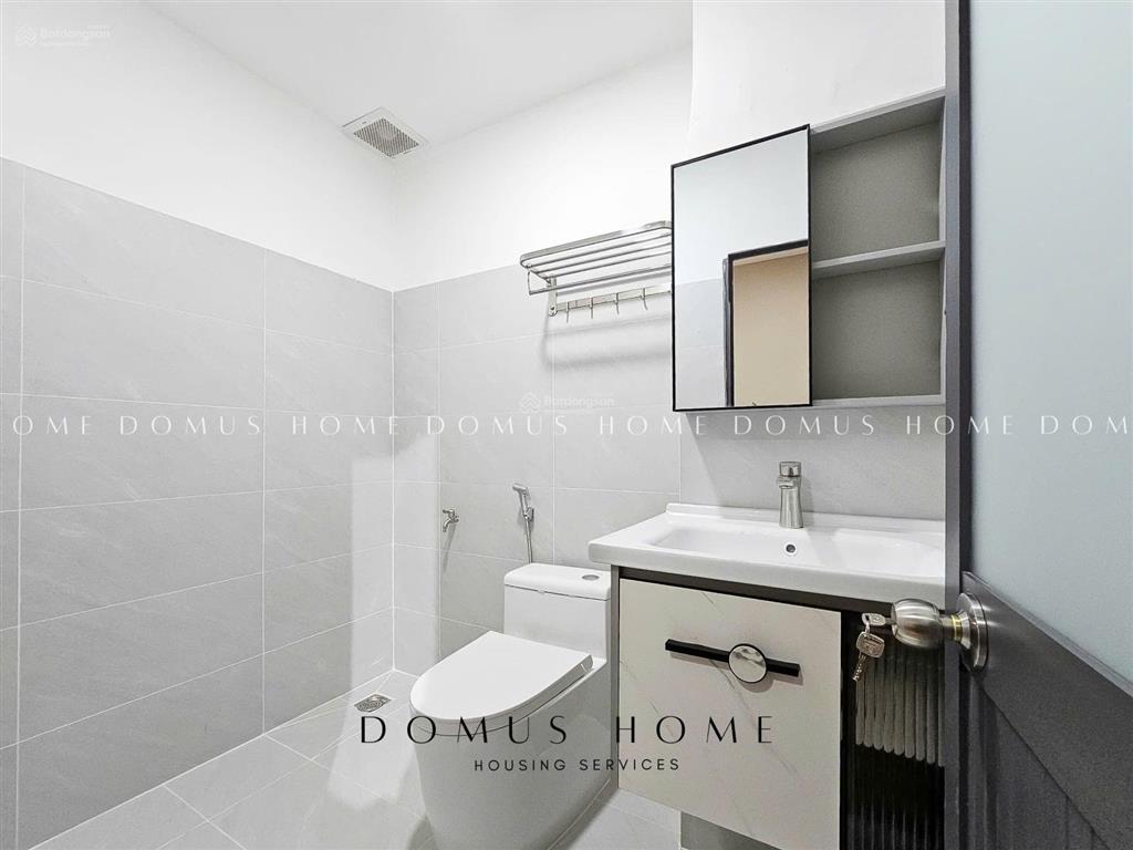 Cho thuê căn hộ tại đường khánh hội q4, thuận tiện di chuyển q1, ban công lớn, đầy đủ nội thất